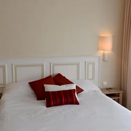The Originals City, Chantecler, Hotell