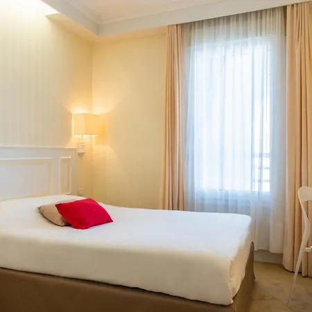 The Originals City, Chantecler, 3*