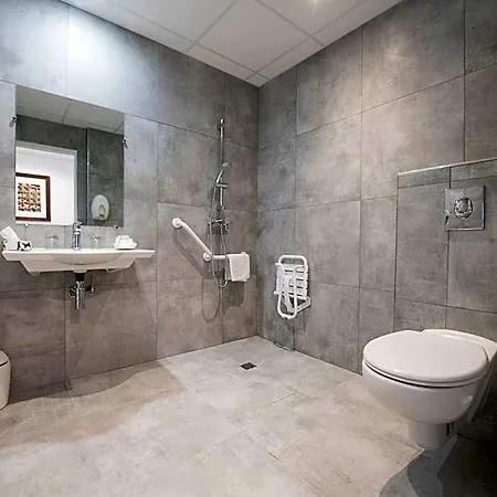 The Originals City, Chantecler, מלון 3*