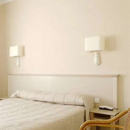 The Originals City, Chantecler, Hotell Le Mans