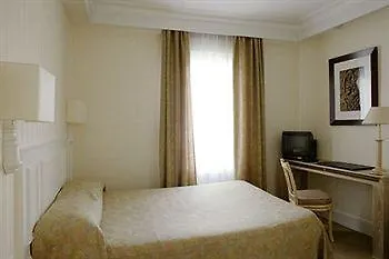 The Originals City, Chantecler, Hotell