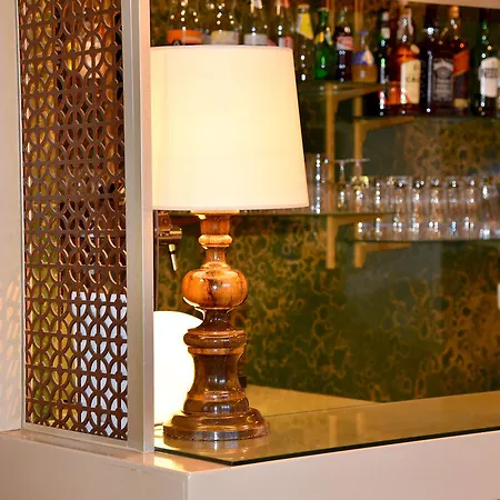 The Originals City, Chantecler, 3*