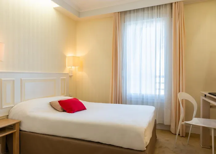 The Originals City, Chantecler, 3*