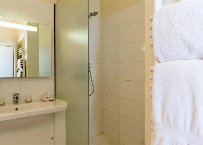 The Originals City, Chantecler, 3*