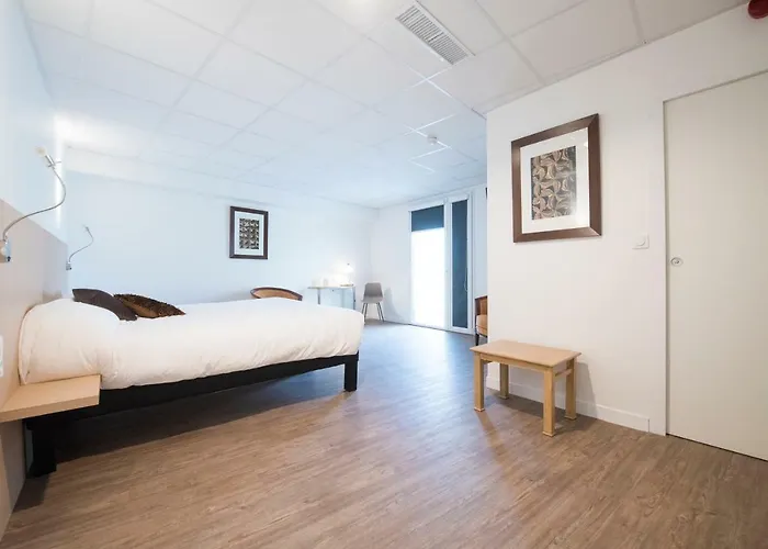 The Originals City, Chantecler, Hotel